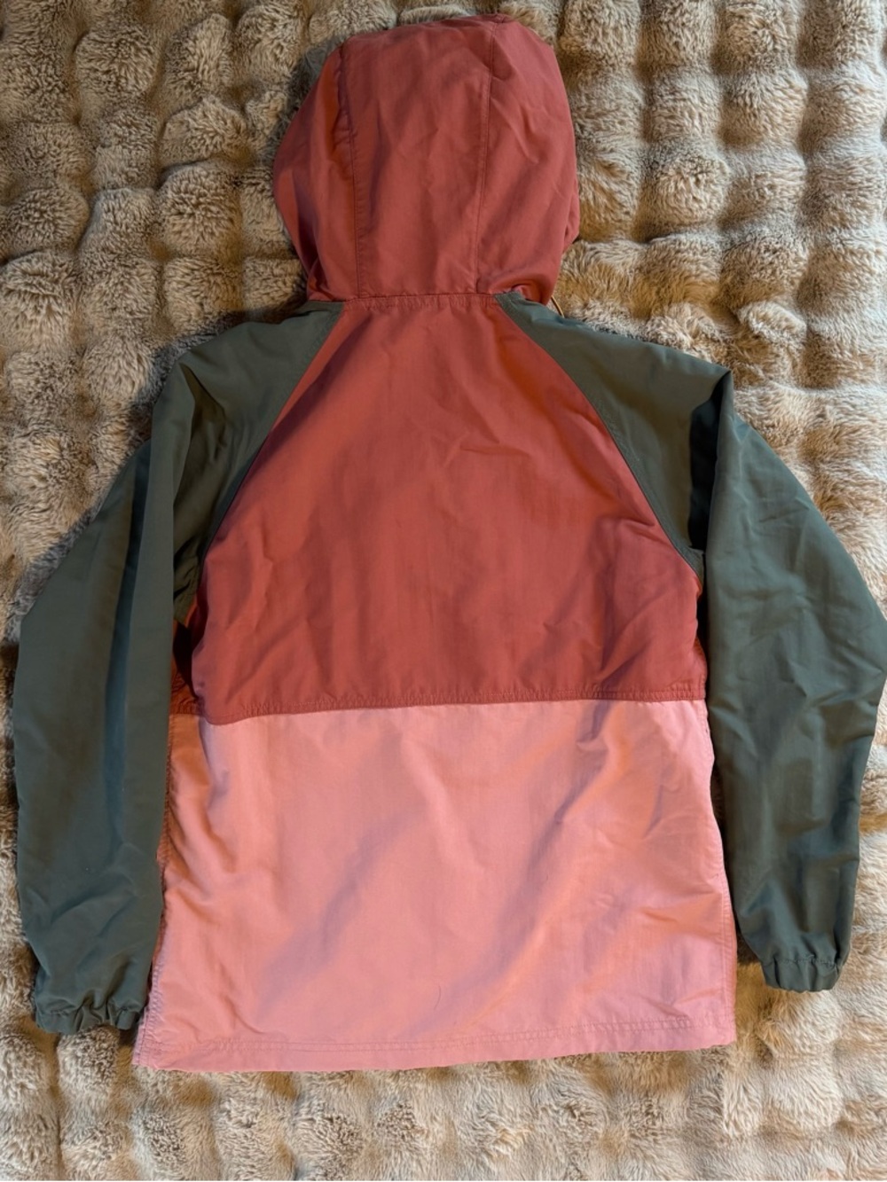 L.L.Bean Women's Mountain Classic Anorak, Multi-Color - Picture 2 of 3